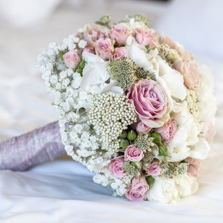 Why Handcrafted Bouquets Make Your Wedding Special